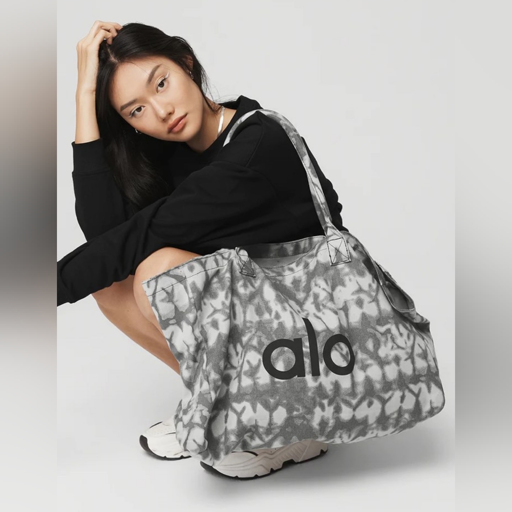 NEW in orig packaging Alo Grey Tiedye Large Gym Bag Shopper Tote